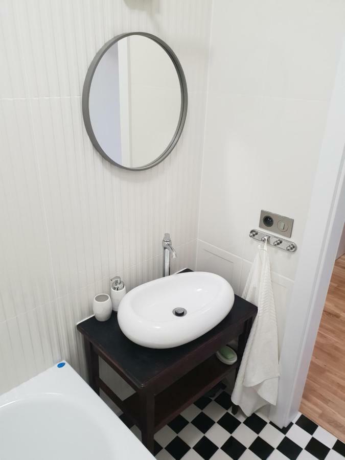 Apartment Labo Barbakan Warsaw